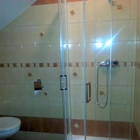 Lew Jaskiniowy Bed & Breakfast 3*