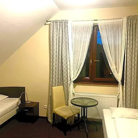 Bed & Breakfast Lew Jaskiniowy Stronie Śląskie