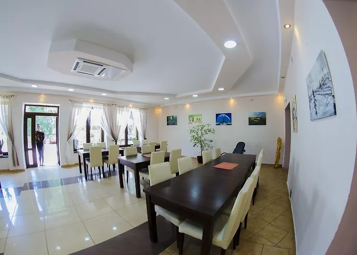 Nocleg ze śniadaniem Lew Jaskiniowy 3*